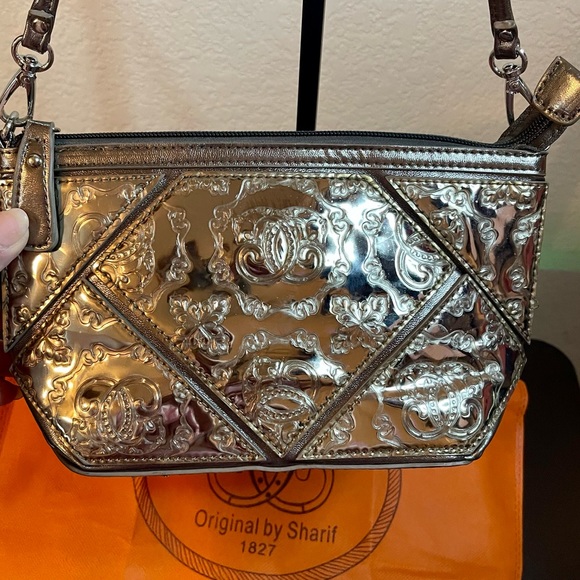 Rare GUC Sharif Silver Metallic Crossbody - Picture 3 of 10